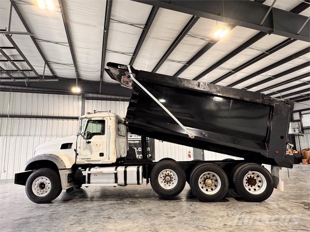 Mack GU713 Tippbilar