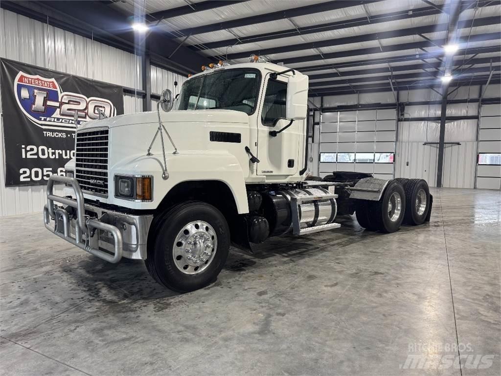 Mack Pinnacle Dragbilar