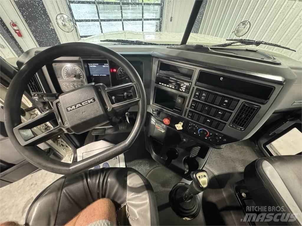 Mack Pinnacle Dragbilar