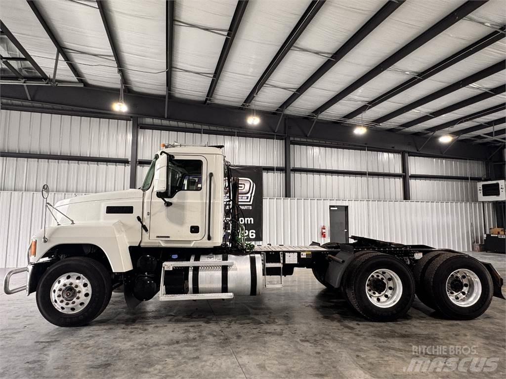 Mack Pinnacle Dragbilar