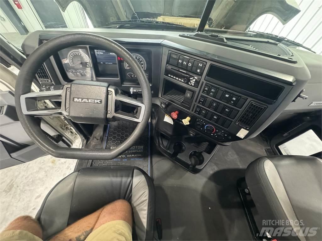 Mack Pinnacle Dragbilar