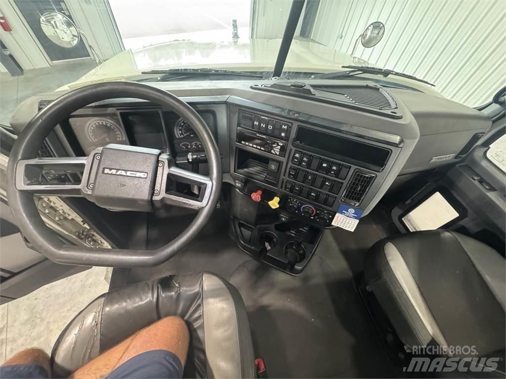Mack Pinnacle Dragbilar