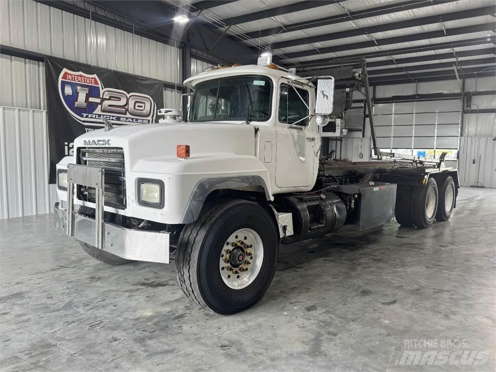 Mack RD690S Växelflak-/Containerbilar