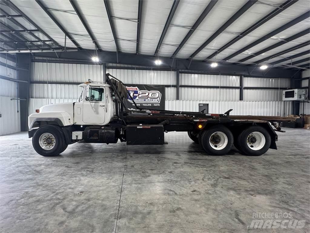 Mack RD690S Växelflak-/Containerbilar