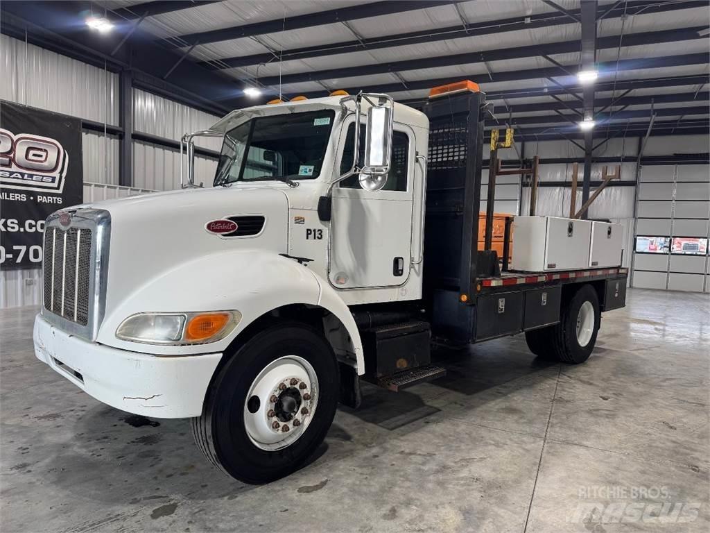 Peterbilt 330 Flakbilar