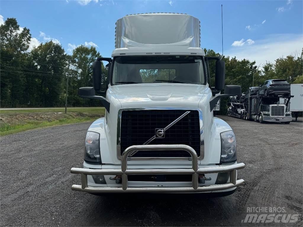 Volvo VNL42T300 Dragbilar