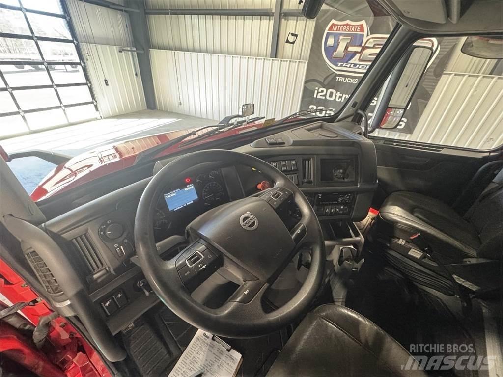 Volvo VNL64T740 Dragbilar