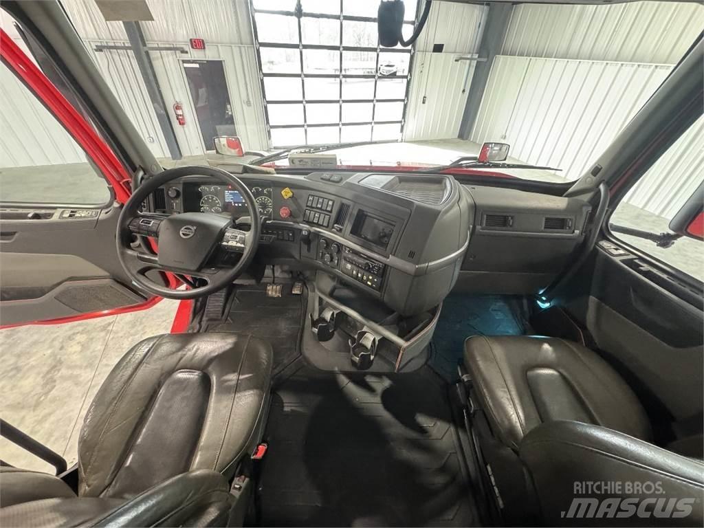 Volvo VNL64T740 Dragbilar