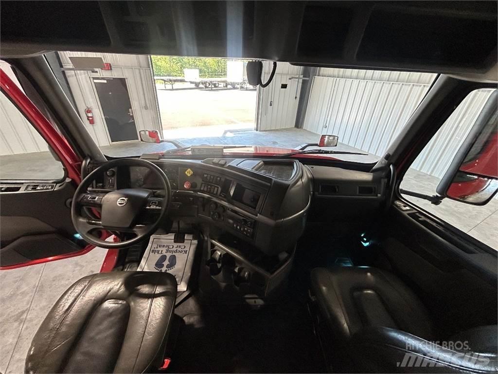 Volvo VNL64T740 Dragbilar