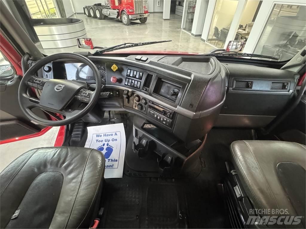 Volvo VNL64T740 Dragbilar