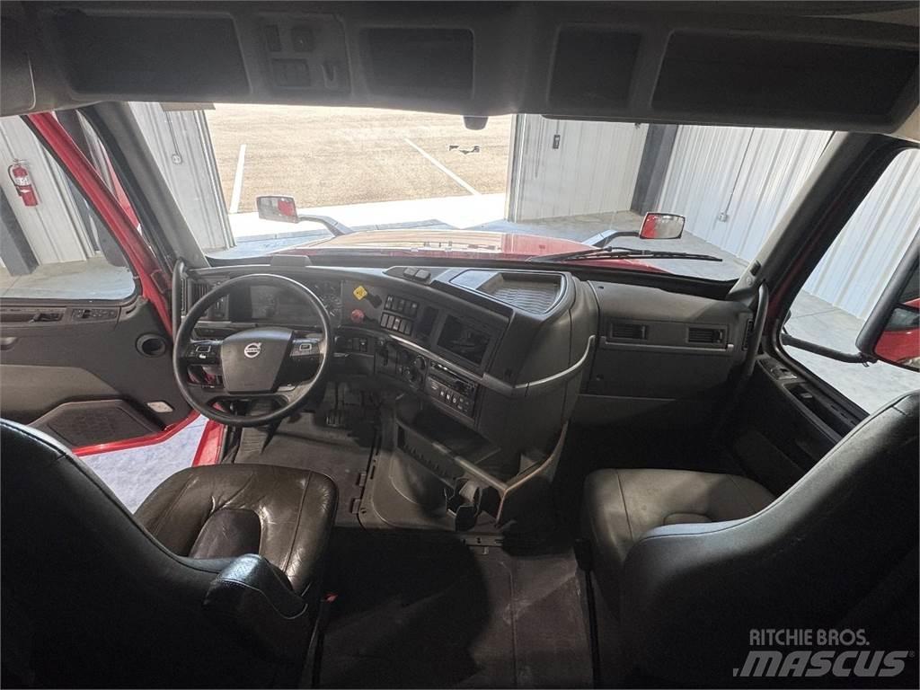 Volvo VNL64T740 Dragbilar