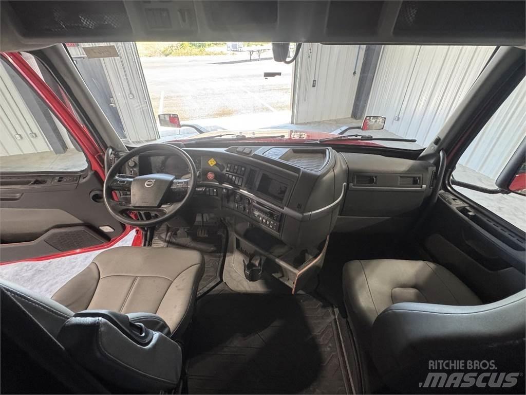 Volvo VNL64T740 Dragbilar