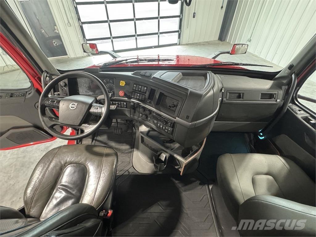 Volvo VNL64T740 Dragbilar