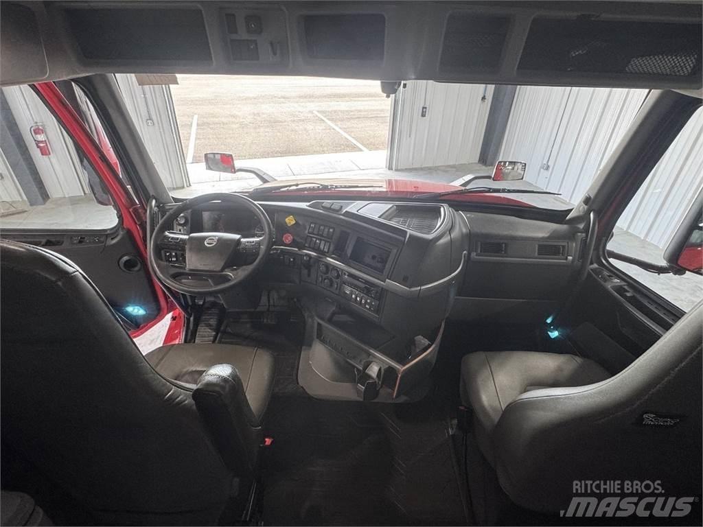 Volvo VNL64T740 Dragbilar
