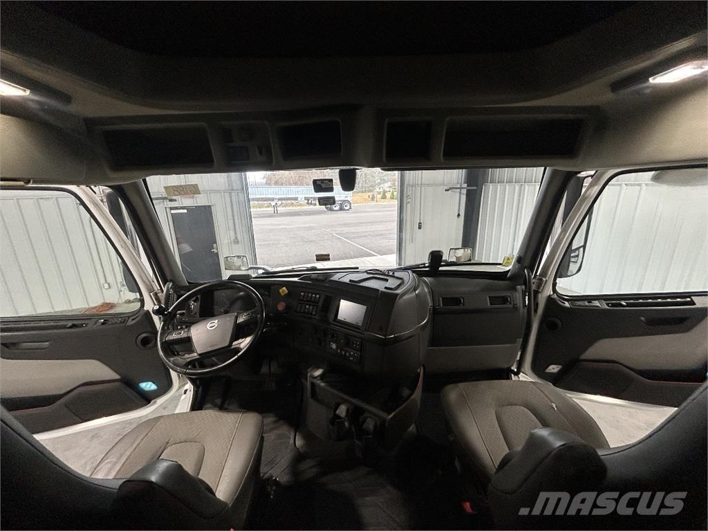 Volvo VNL64T740 Dragbilar