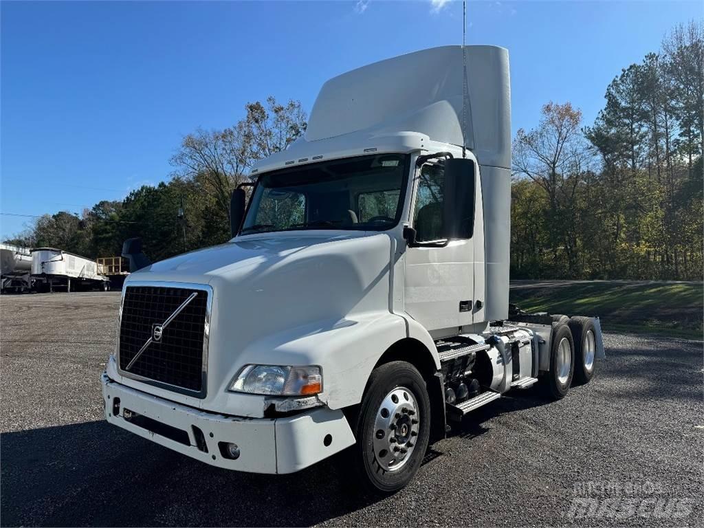 Volvo VNM64T200 Dragbilar