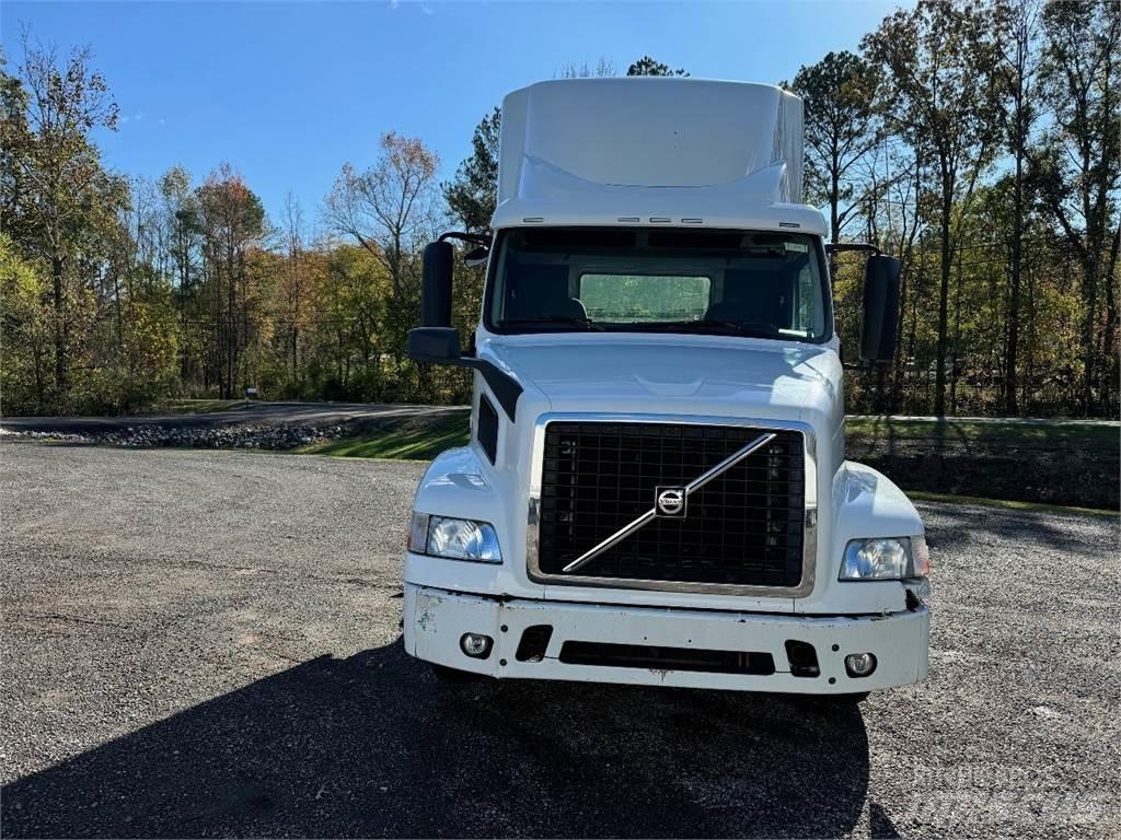 Volvo VNM64T200 Dragbilar