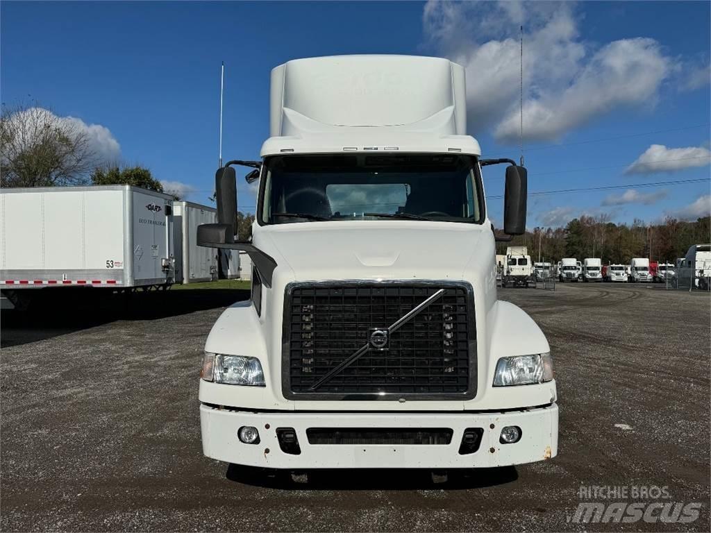 Volvo VNM64T200 Dragbilar