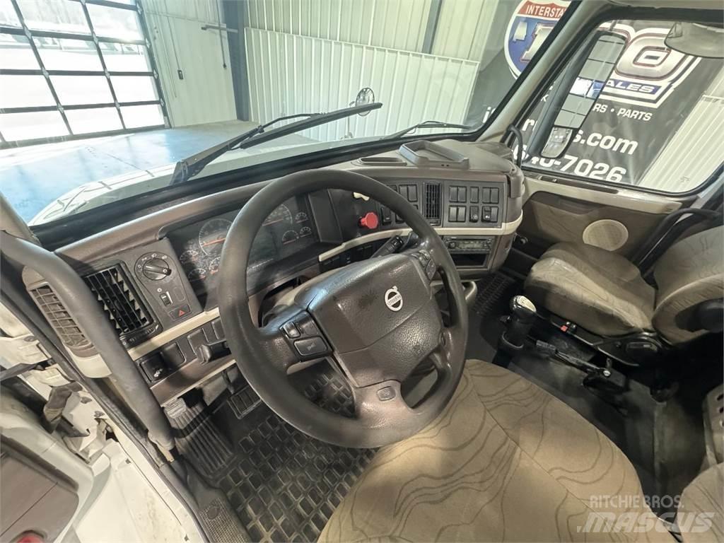 Volvo VNM64T200 Dragbilar