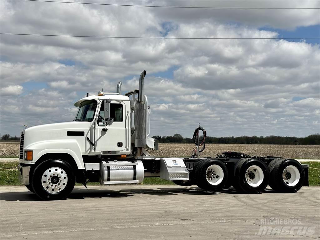 Mack CH613 Dragbilar
