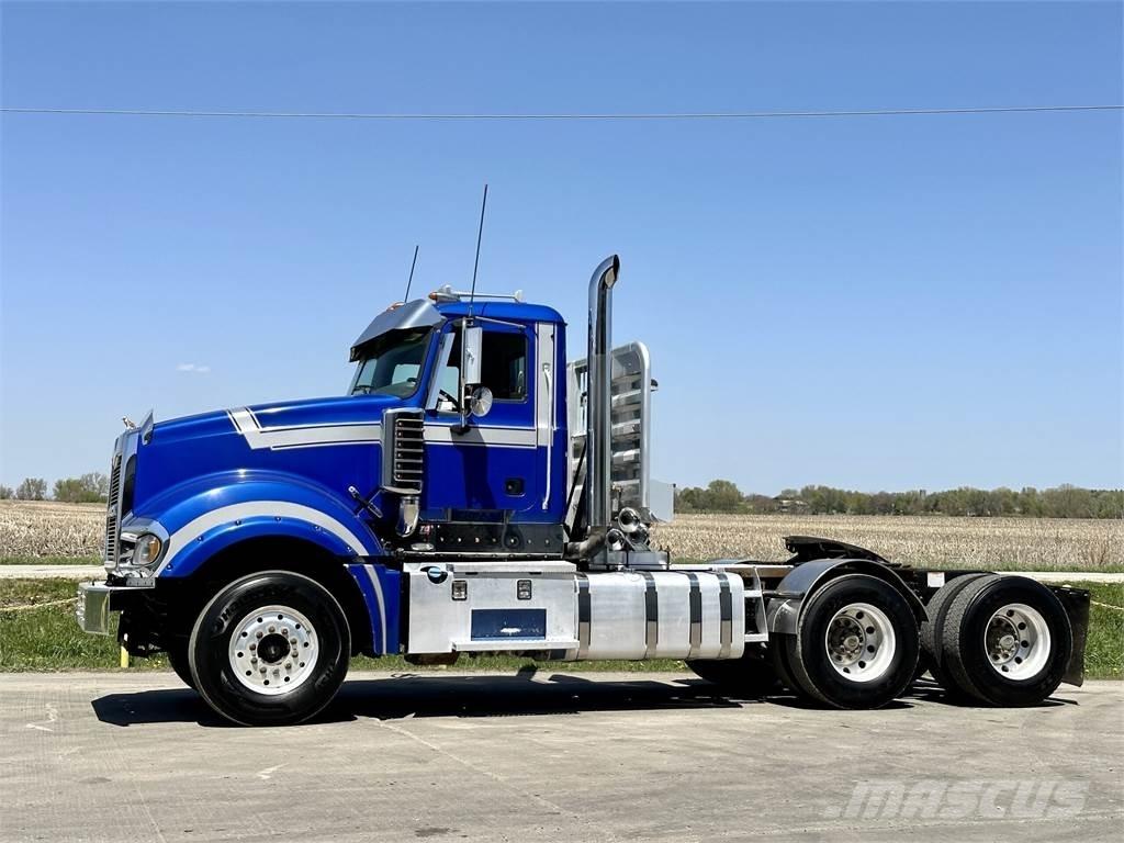 Mack Titan TD713 Dragbilar