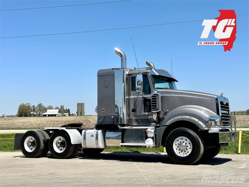 Mack Titan TD713 Dragbilar