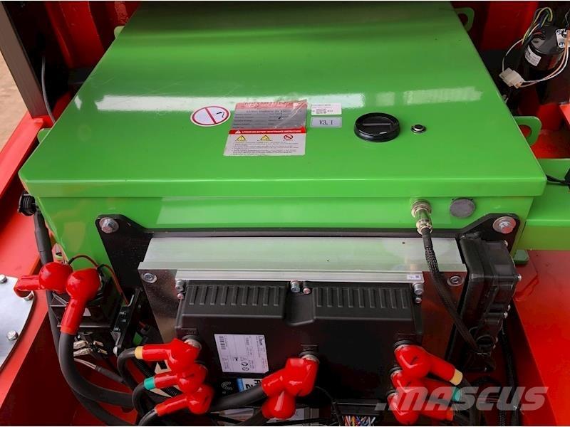 EP EFL302 Elmotviktstruckar