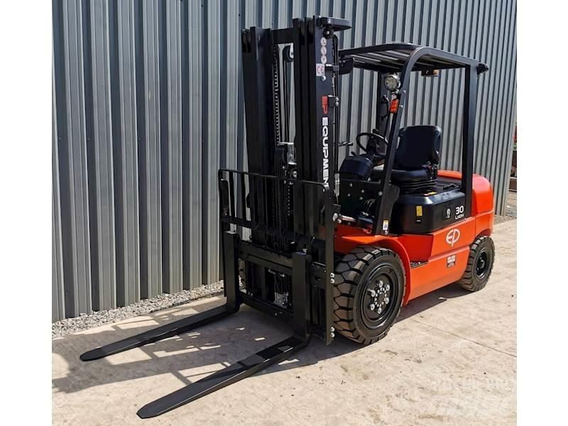 EP EFL302 Elmotviktstruckar