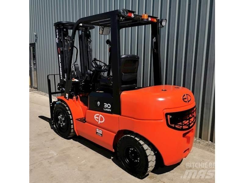 EP EFL302 Elmotviktstruckar