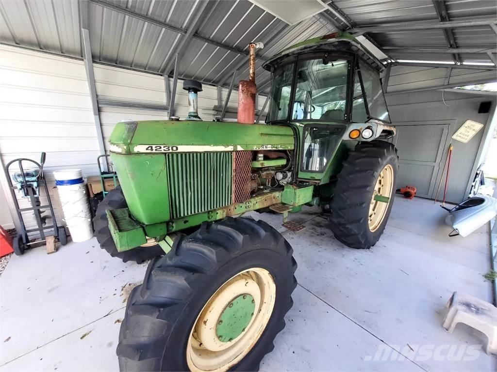 John Deere 4230 Traktorer