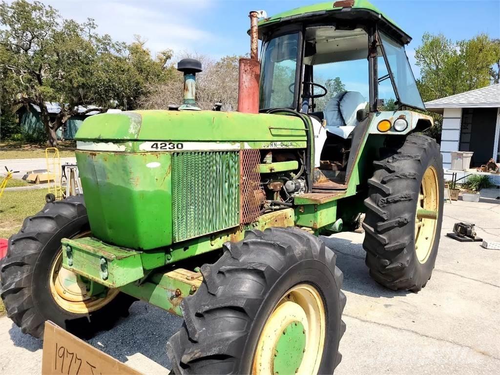 John Deere 4230 Traktorer
