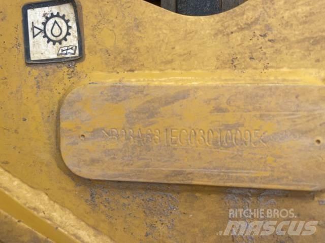 Bell B30E Midjestyrd dumper