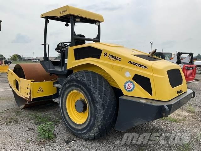 Bomag BW211D-5 Envalsvältar
