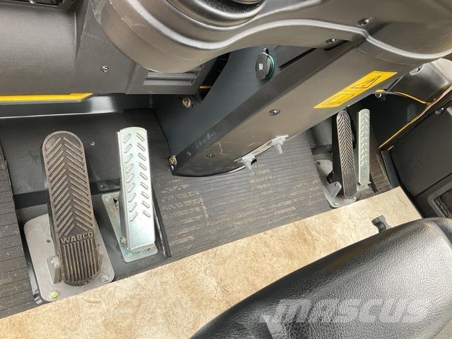 Bomag BW24RH Kombivältar