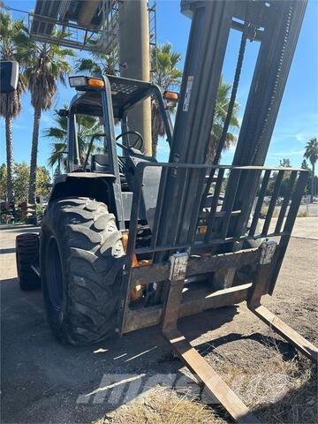 CASE 586H Terrängtruck