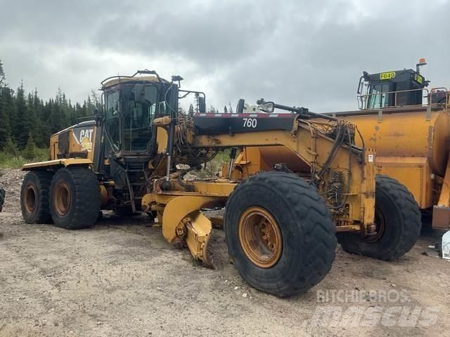 CAT 16M Väghyvlar