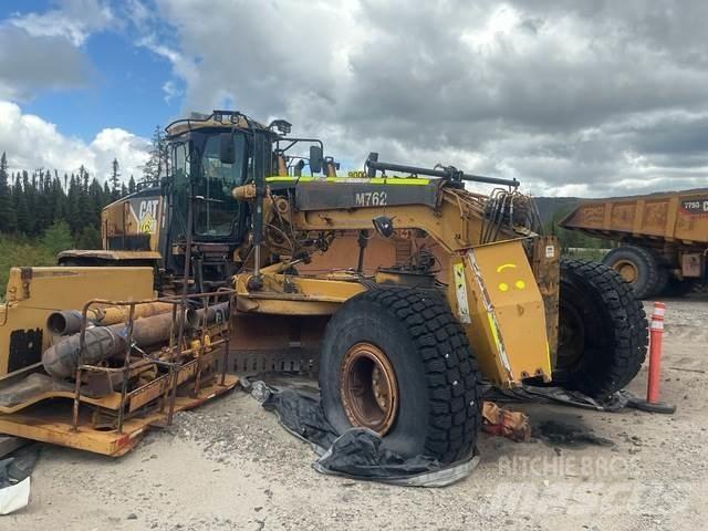 CAT 16M Väghyvlar