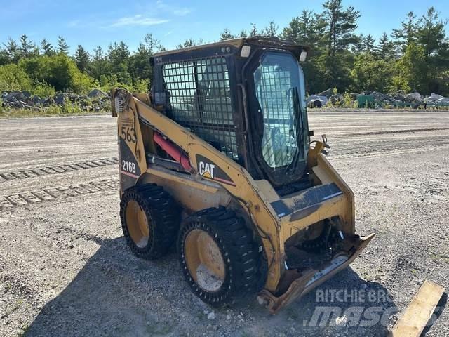 CAT 216B Kompaktlastare