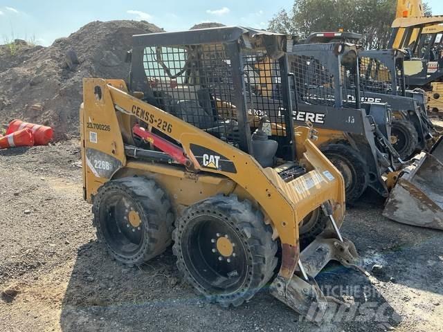 CAT 226B3 Kompaktlastare