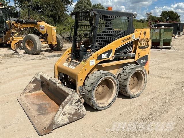 CAT 226B3 Kompaktlastare