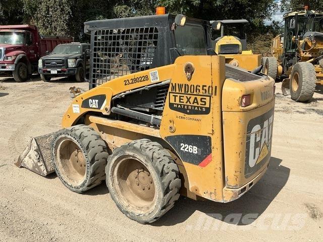 CAT 226B3 Kompaktlastare