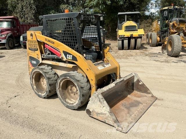 CAT 226B3 Kompaktlastare
