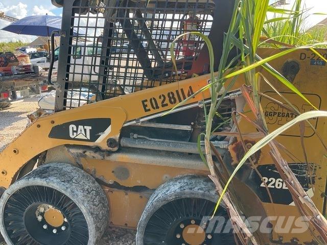 CAT 226B3 Kompaktlastare