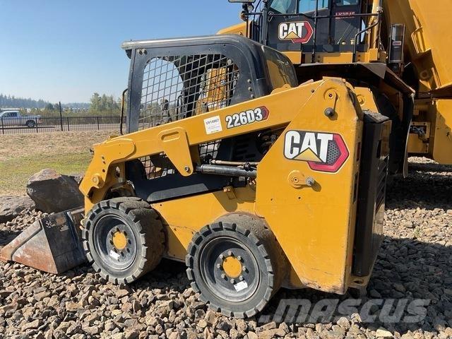 CAT 226D3 Kompaktlastare