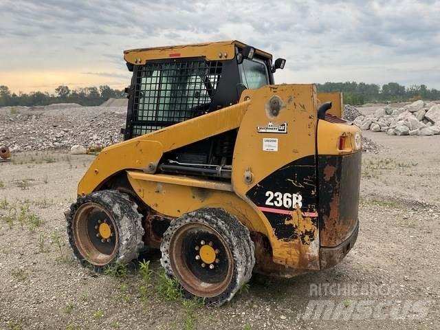 CAT 236B Kompaktlastare