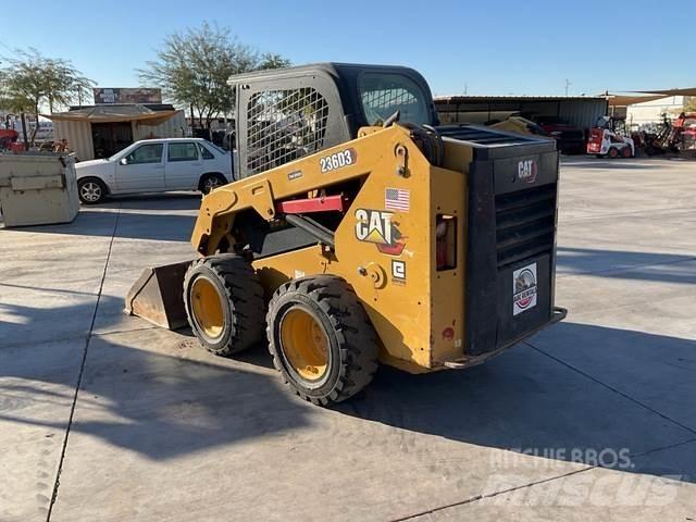 CAT 236D Kompaktlastare