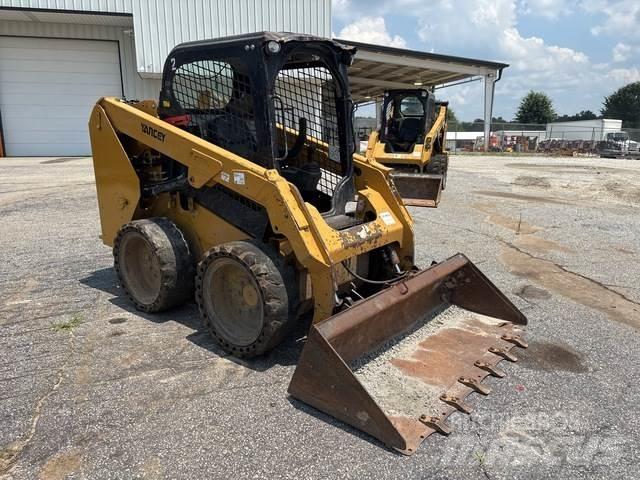 CAT 236D Kompaktlastare