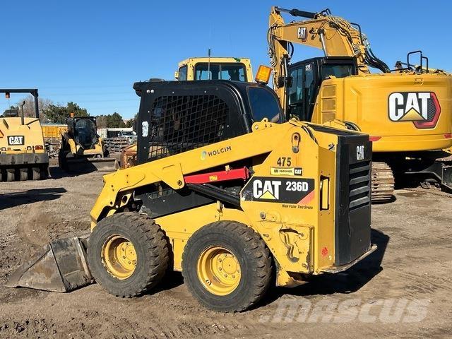 CAT 236D Kompaktlastare