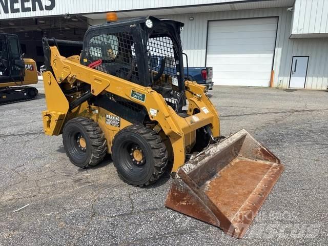 CAT 242D Kompaktlastare