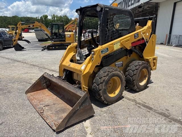 CAT 242D Kompaktlastare